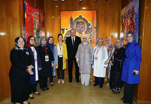 Cumhurbaşkanı Erdoğan'dan eşi Emine Erdoğan'a jest-3