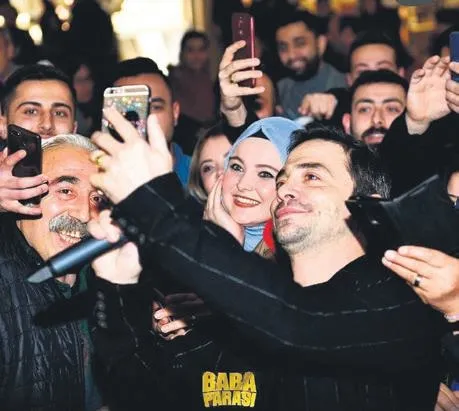 baba-parasi-filminin-ankara-galasina-yogun-ilgi-1579120926332.jpeg