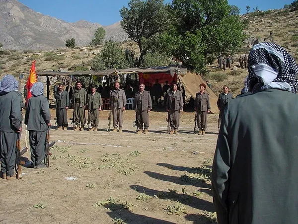 son-dakika-el-babda-yakalanan-pkkli-terorist-5-abdli-tarafindan-egitildigini-itiraf-etti-1605607538909.jpg SON DAKİKA: El Bab'da yakalanan PKK'lı terörist, 5 ABD'li tarafından eğitildiğini itiraf etti-7