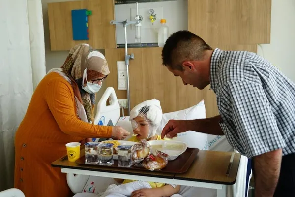 arkadaslariyla-oynarken-komsu-kopeginin-saldirisina-ugrayan-8-yasindaki-sevket-olumden-dondu-1621670171471.jpg Arkadaşlarıyla oynarken komşu köpeğinin saldırısına uğrayan 8 yaşındaki Şevket ölümden döndü-7