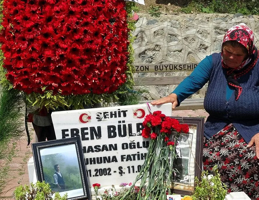 ‘Gideyim anne bir parça et verirler’