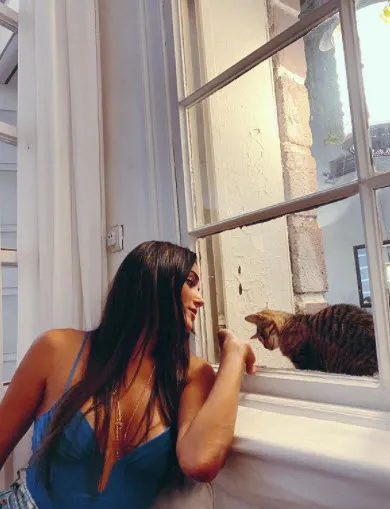 Hande Erçel duştan paylaşım yapmaya alıştı hızını alamadı bir tane daha! Sevgilisi Kerem Bürsin'le duş yetmedi şimdi de...-2