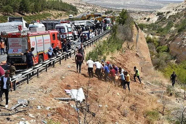 Gaziantep'te feci kaza! Çok sayıda ölü var! 2 Gazeteci, itfaiye ve sağlık görevlisi... Başkan Erdoğan'dan taziye mesajı-9