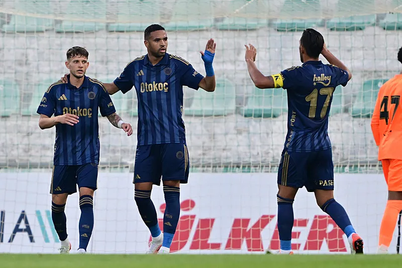 Fenerbahçe'den Galatasaray'a dev çalım! Okan Buruk bizzat isim vermişti - 9