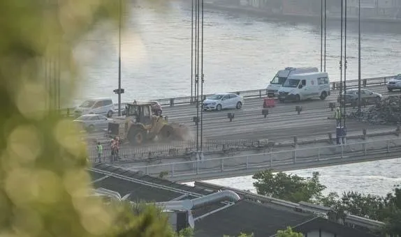 Son Dakika Istanbullular Dikkat 15 Temmuz Sehitler Ve Fsm Koprulerinde Calisma Istanbul Yol Durumu Video Videosunu Izle Takvim Tv