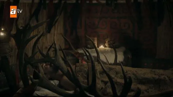 kam-kadin-arcuray-batugayi-orhunun-suyu-kil-ve-atesle-iste-boyle-tedavi-etti-1652821410800.jpg Kam Kadın Arçuray; Batuga’yı Orhun’un suyu, kil ve ateşle işte böyle tedavi etti!-3