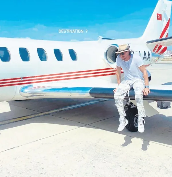 Kerem Kamışlı'yı oturduğu sandalyeyle denize atan Yiğit Marcus Aral'dan yeni hamle-1