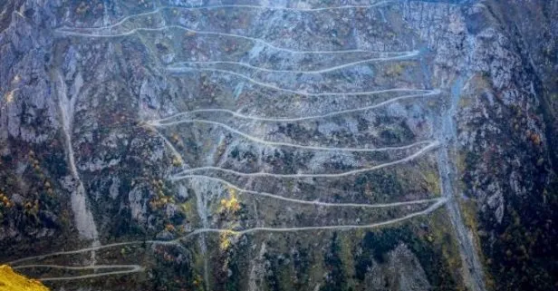 Dünyanın en tehlikeli yolu! Bayburt-Trabzon sınırındaki Soğanlı Dağı’nda karla mücadele çalışmasında sona gelindi