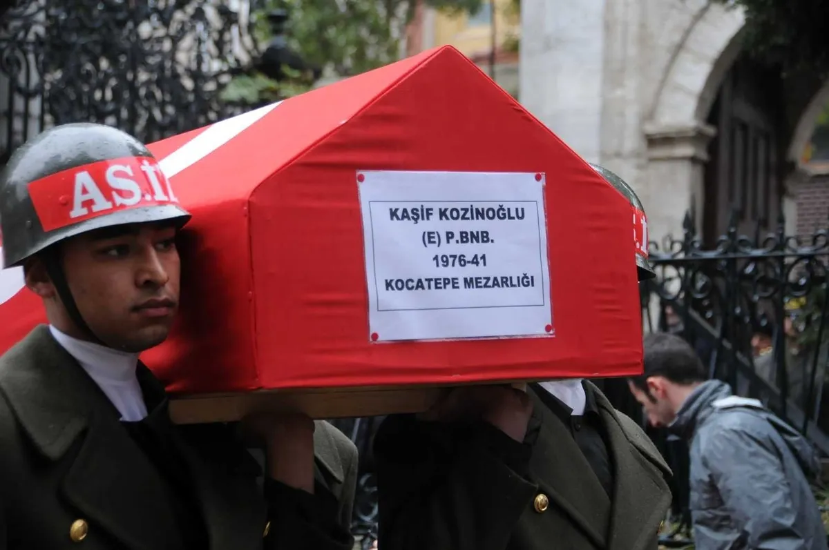 silivride-supheli-olum-kasif-kozinogluna-mudahalede-30-dakika-gecikildi-1788999643661.jpeg Kaşif Kozinoğlu'nun şüpheli ölümünde 30 dakikalık kayıp zaman! Koğuş arkadaşları olay yeri temizliği mi yaptı?-4