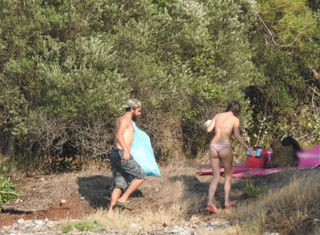 Kadir Doğulu ve Neslihan Atagül kamp kurup çöp topladı - 8