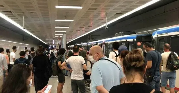 Panik dolu anlar! Yolcular tahliye edildi