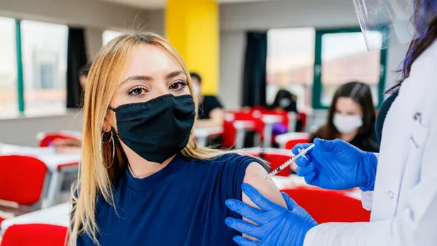 eris-nedir-ne-demek-eris-varyanti-belirtileri-nelerdir-eris-varyanti-turkiyede-kac-kiside-goruldu-maske-geri-g-1694759338637.jpg Eris varyantı belirtileri nelerdir? Eris varyantı nedir, ne demek? Maske geri gelecek mi?-2