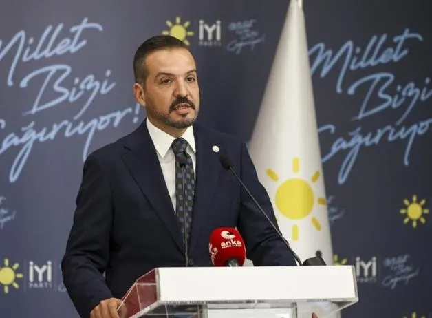 aksener-mustakil-secim-karari-sonrasi-ekrem-imamogluna-iettli-daldi-chpli-ibbye-niteliksiz-mansur-yavasa-korka-1701881160682.jpeg Akşener müstakil seçim kararı sonrası Ekrem İmamoğlu'na 'İETT'li daldı! CHP'li İBB'ye 'niteliksiz' Mansur Yavaş'a 'korkak' göndermesi-7