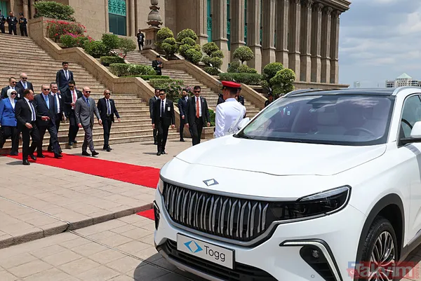 Başkan Erdoğan ile Malezya Başbakanı Enver İbrahim arasında Togg diyaloğu: Ses duyuyor musun? | Şoförlüğüme güvenmene şaşırdım - 4