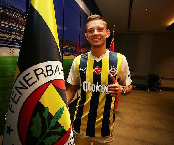 fenerbahce-sebastian-szymanskinin-transferi-icin-gorusmelere-basladi-1689185356836.jpeg