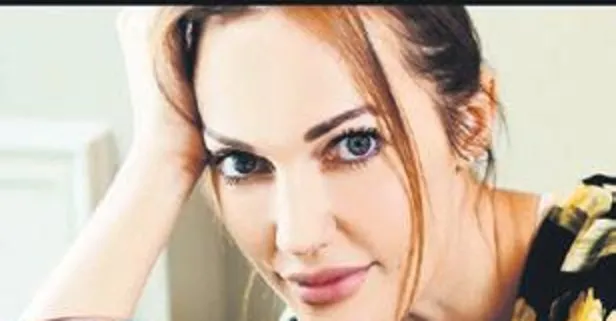 Meryem Uzerli kendi dükkanının reklamını yaptı