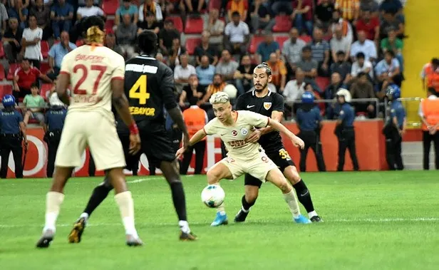 Galatasaraylı Emre Mor, Kayserispor maçında gördüğü kırmızı kart için özür diledi-2