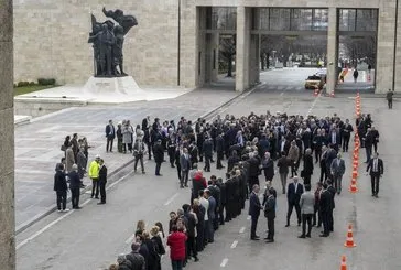 CHP’lilerden Kılıçdaroğlu’na biat kuyruğu