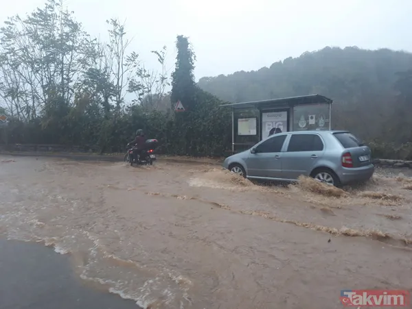 Meteoroloji İstanbul'u uyarmıştı! Beykoz'da yollar göle döndü, sürücüler zor anlar yaşadı - 13