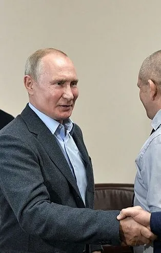 Putin, Müslüman dövüşçü Nurmagomedov ile bir araya geldi