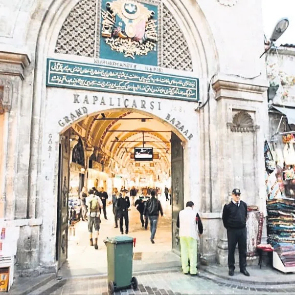 Çarşı paramparça