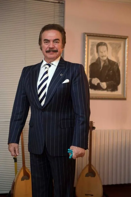 1773560062059.jpeg Orhan Gencebay'dan gönülleri fetheden hareket: 13 yaşındaki çocuk için bağlamasını sattı-4