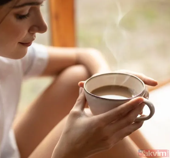 🧓 Yaşlılıkta Fiziksel Güç Kaybını Da Önleyebilir! 📍 Singapur'da 12.500 Kişiyle Yapılan 20 Yıllık Takip Çalışması: Her Gün 4 Fincan Ve Üzeri Kahve İçenlerde:...