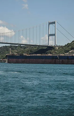 İstanbul Boğazı'nda erkek cesedi! "Şişmiş bir vaziyette..."