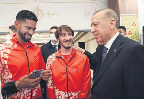 Başkan Recep Tayyip Erdoğan, dün AK Parti'nin grup toplantısında konuştu: 6'lı masa 2023'ü bile göremeyecek-6