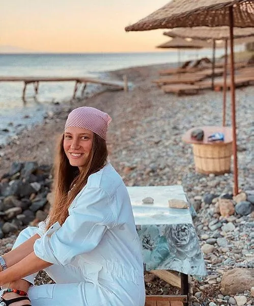 Serenay Sarıkaya reklamdan para basıyor: Firmayla 4 milyon TL'ye el sıkıştığı öğrenildi-6