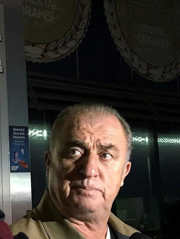 galatasaray-teknik-direktoru-fatih-terim-havai-fisek-patlamasi-sonrasi-yaralanan-omar-elabdellaouiyi-ziyaret-etti-1609523173965.jpeg Galatasaray Teknik Direktörü Fatih Terim havai fişek patlaması sonrası yaralanan Omar Elabdellaoui'yi ziyaret etti!-3
