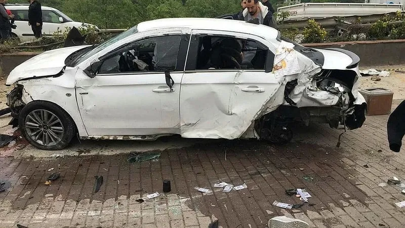 yalovada-feci-kaza-cipin-arkadan-carptigi-otomobilden-savrulan-kadin-oldu-1714400040911.jpeg