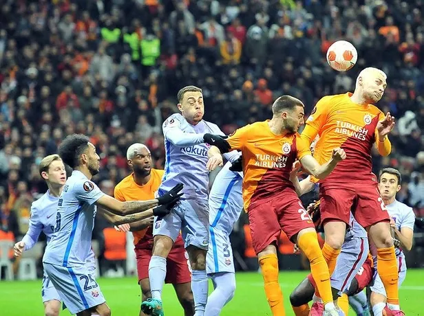 galatasaray-uefa-avrupa-ligine-veda-etti-galatasaray-1-2-barcelona-mac-sonucu-ozet-1647546341634.jpeg