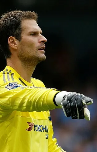 Beşiktaş'ta kaleye son aday Asmir Begovic!