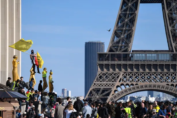 Fransa'da sarı yelekliler gösterilerin 20. haftasında sokaklarda-6