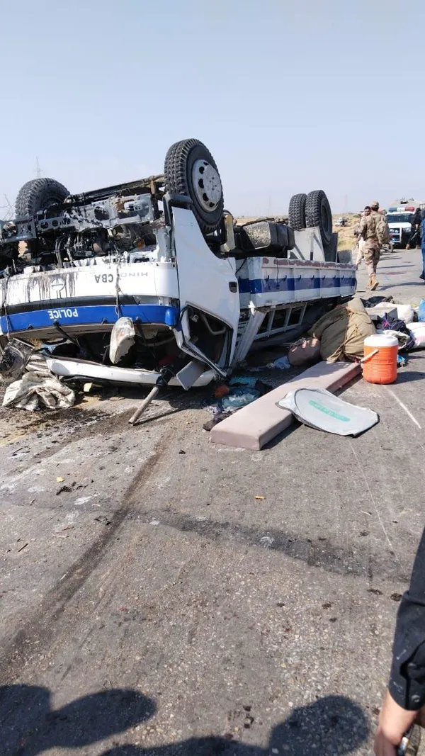 Pakistan'da intihar saldırısı: 9 polis hayatını kaybetti-1
