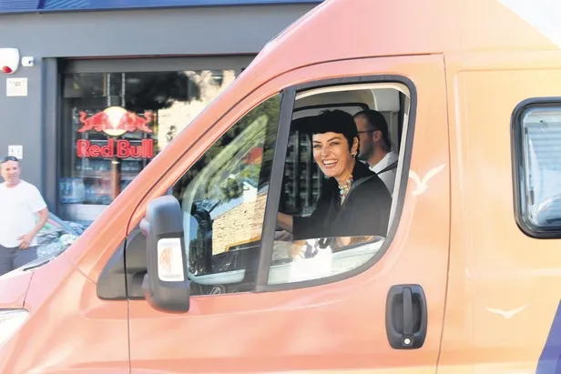 cicegi-burnunda-cift-ebru-sahin-ve-cedi-osman-temmuz-ayinda-15-bin-kilometre-yol-yapti-1658777210813.jpeg Çiçeği burnunda çift Ebru Şahin ve Cedi Osman Temmuz ayında 15 bin kilometre yol yaptı-3