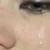 Gözyaşı sıvısıyla Alzheimer tespiti mümkün mü? Tanıda yeni dönem başlıyor