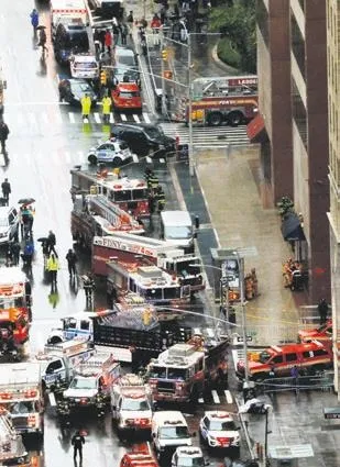 11 Eylül gibi! ABD'de bir helikopter gökdelene çarparak düştü-1