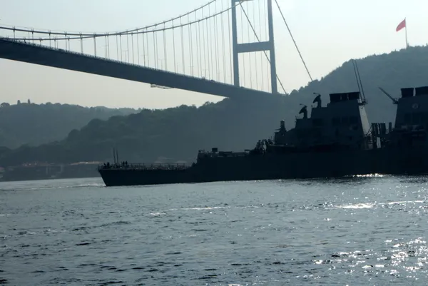 karadenizde-ingiltere-rusya-gerginliginden-sonra-dikkat-ceken-hamle-abd-fuze-destroyeri-bogazi-kullanarak-karadenizden-ayrildi-1624603484626.jpg Karadeniz'de İngiltere-Rusya gerginliğinden sonra dikkat çeken hamle! ABD füze destroyeri Boğaz'ı kullanarak Karadeniz'den ayrıldı-2