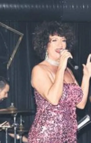 Selen Servi "Son Perde" isimli şarkısıyla müzikseverleri selamladı