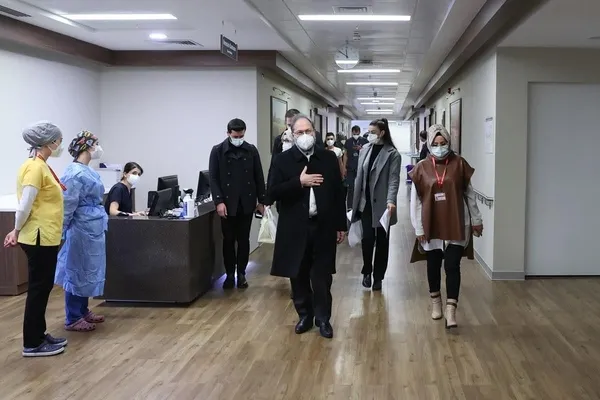 son-dakika-koronaviruse-yakalanan-diyanet-isleri-baskani-prof-dr-ali-erbas-taburcu-oldu-1615987429176.jpg SON DAKİKA: Koronavirüse yakalanan Diyanet İşleri Başkanı Prof. Dr. Ali Erbaş taburcu oldu-3