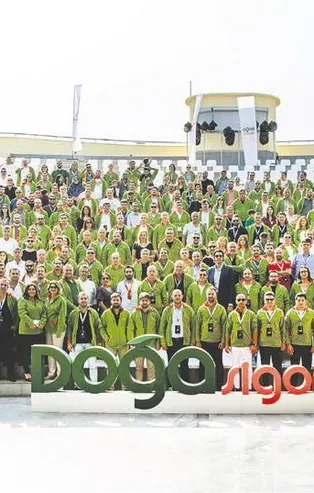 Acenteleriyle ön plana çıkıyor