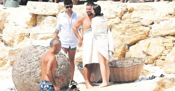 Melis Sezen ve Atilla Bingöl Çeşme tatillerinde dolu dizgin aşk yaşadılar!