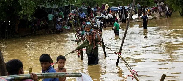 Birleşik Krallık Myanmar'la askeri ilişkiyi askıya aldı