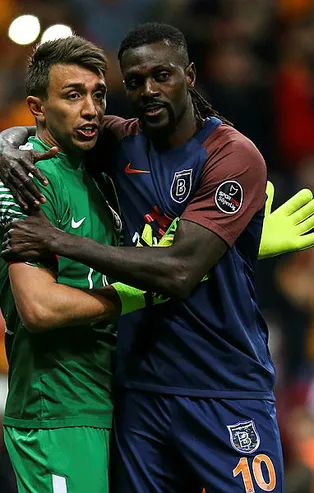 Başakşehirli Adebayor'dan kötü haber