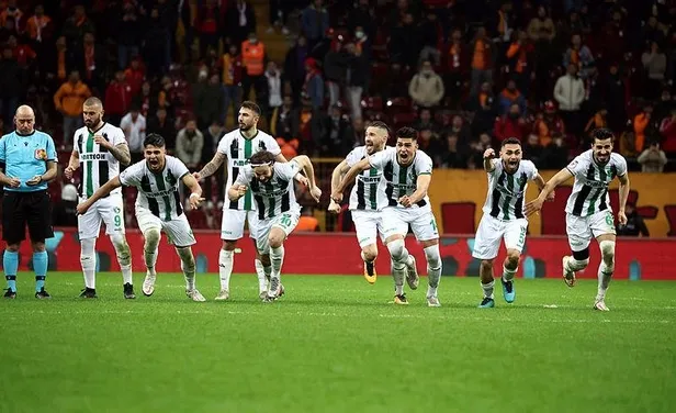 galatasarayi-yikti-gecti-abdulkadir-sungerin-aldigi-maas-soke-etti-1640731107931.jpeg