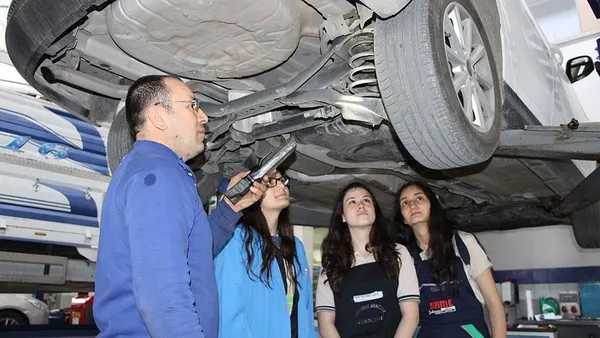arac-sahipleri-dikkat-300-liralik-maliyet-15-bin-tllik-masrafa-neden-oluyor-1627549592938.jpg Araç sahipleri dikkat! 300 liralık maliyet 15 bin TL'lik masrafa neden oluyor-2