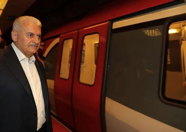 Başbakan Yıldırım metro ve Marmaray'ı kullandı-3