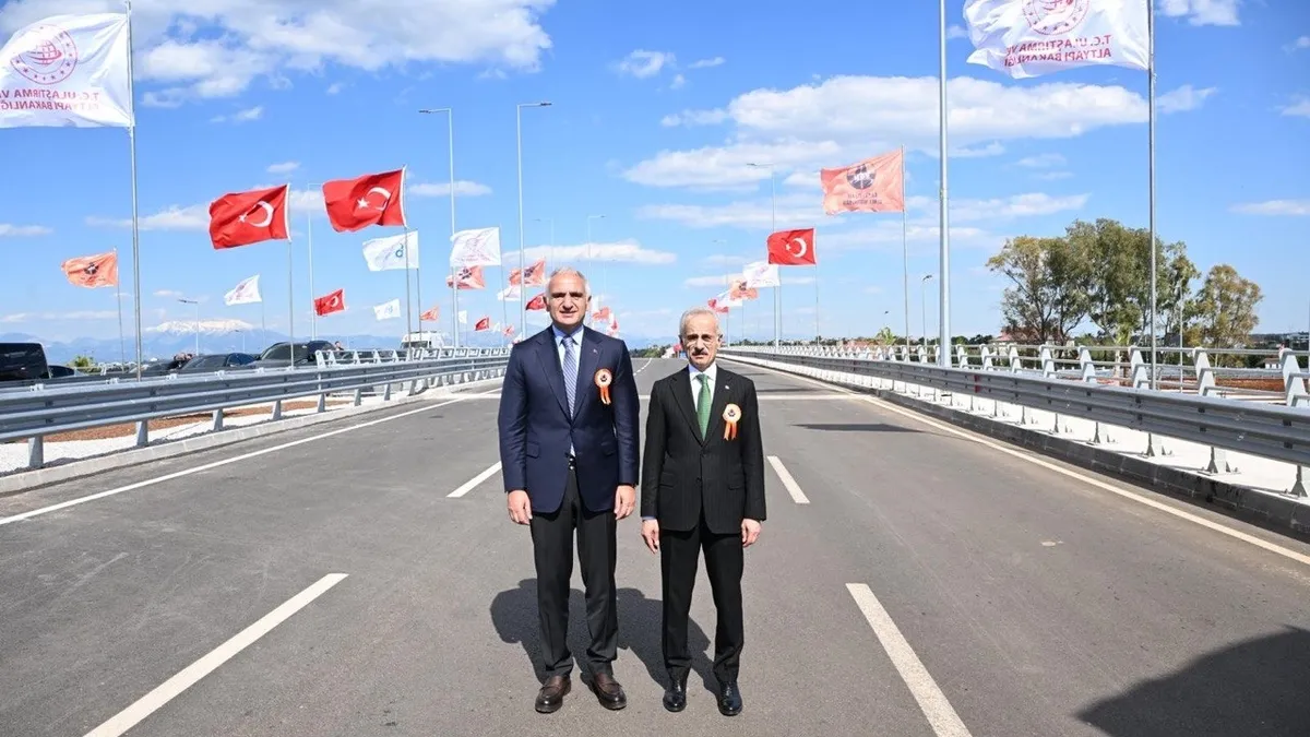 Antalya'da Altınkale Farklı Seviyeli Kavşağı Açıldı, Seyahat Süresi 30 Saniyeye Düşürüldü
